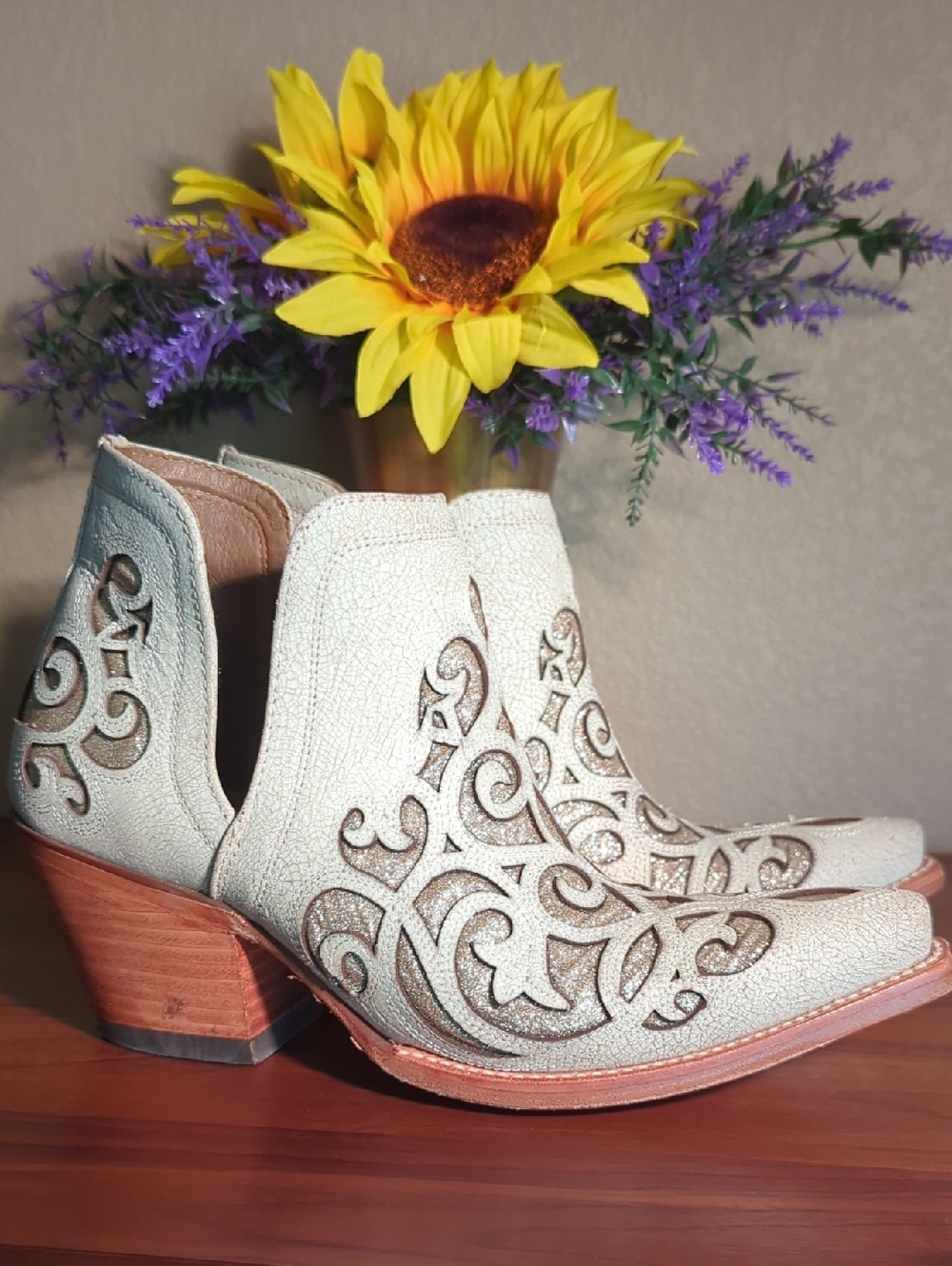 Ariat Dixon Glitter Leather Ankle Boots - 9